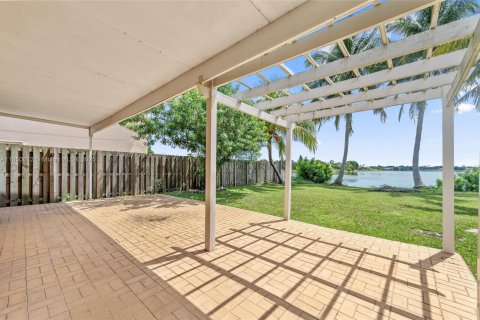 Villa ou maison à vendre à Margate, Floride: 3 chambres, 139.35 m2 № 1857433 - photo 25