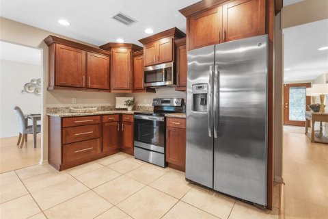Villa ou maison à vendre à Tampa, Floride: 3 chambres, 175.86 m2 № 1898561 - photo 12