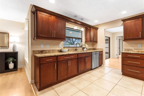 Villa ou maison à vendre à Tampa, Floride: 3 chambres, 175.86 m2 № 1898561 - photo 13