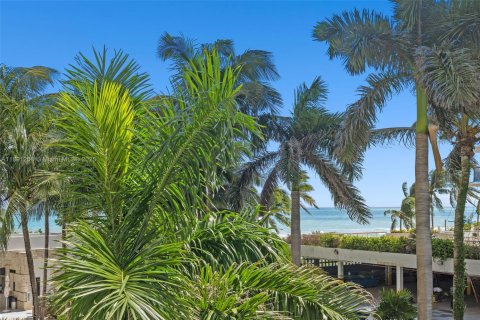 Copropriété à louer à Miami Beach, Floride: 1 chambre, 85.47 m2 № 1944559 - photo 1
