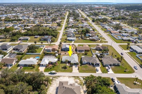 Casa en alquiler en Port Charlotte, Florida, 3 dormitorios, 190.91 m2 № 1591948 - foto 1