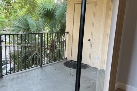 Condo in Sunrise, Florida, 2 bedrooms  № 1709559 - photo 6