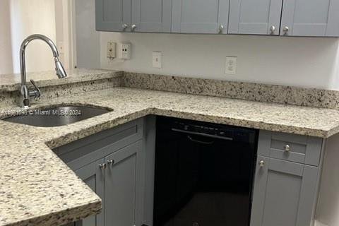 Condo in Sunrise, Florida, 2 bedrooms  № 1709559 - photo 1