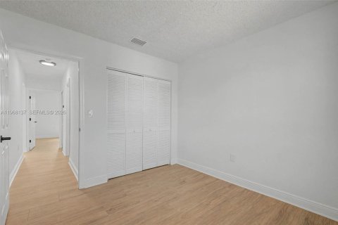 House in Homestead, Florida 5 bedrooms, 216.18 sq.m. № 2029565 - photo 6