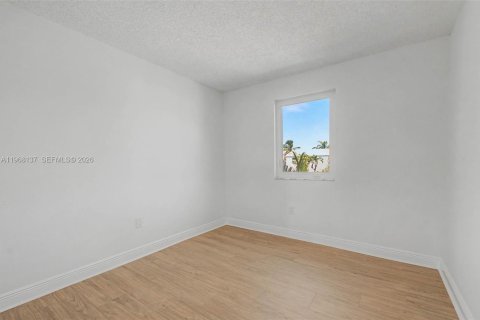 House in Homestead, Florida 5 bedrooms, 216.18 sq.m. № 2029565 - photo 5