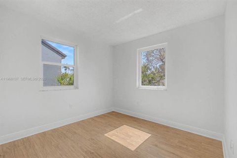 House in Homestead, Florida 5 bedrooms, 216.18 sq.m. № 2029565 - photo 2