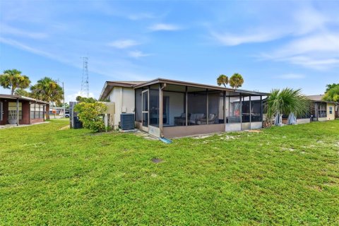Condo in Clearwater, Florida, 1 bedroom  № 2236620 - photo 17