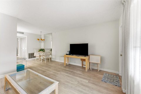 Condo in Clearwater, Florida, 1 bedroom  № 2236620 - photo 3
