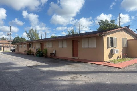 Immobilier commercial à vendre à Opa-locka, Floride: 336.12 m2 № 1952143 - photo 1