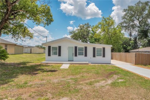 House in Lakeland, Florida 3 bedrooms, 93.65 sq.m. № 2114322