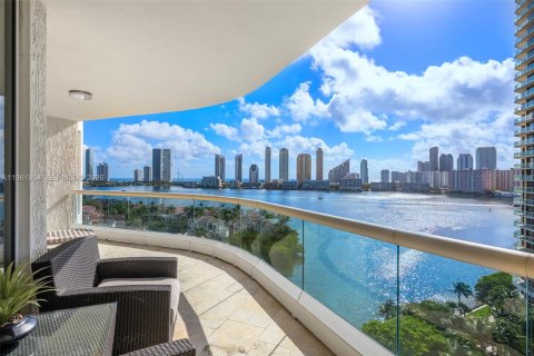 Condominio en venta en Aventura, Florida, 4 dormitorios, 372.07 m2 № 2047458 - foto 11