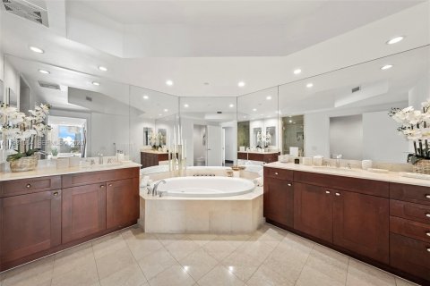 Condominio en venta en Aventura, Florida, 4 dormitorios, 372.07 m2 № 2047458 - foto 26