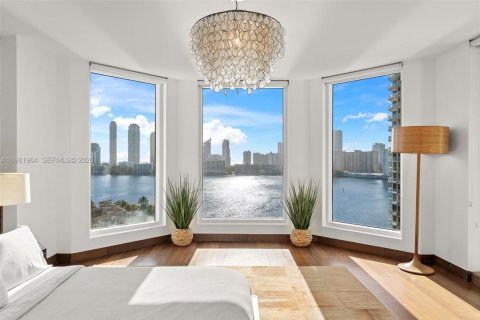 Condominio en venta en Aventura, Florida, 4 dormitorios, 372.07 m2 № 2047458 - foto 23