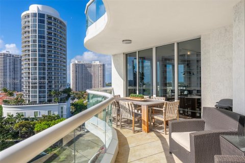 Condominio en venta en Aventura, Florida, 4 dormitorios, 372.07 m2 № 2047458 - foto 12