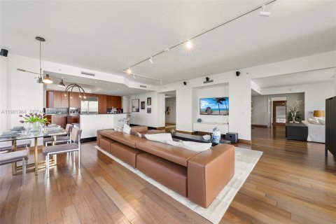 Condominio en venta en Aventura, Florida, 4 dormitorios, 372.07 m2 № 2047458 - foto 13