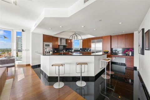 Condominio en venta en Aventura, Florida, 4 dormitorios, 372.07 m2 № 2047458 - foto 15
