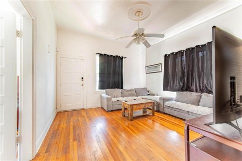 House in Tampa, Florida 3 bedrooms, 181.16 sq.m. № 1881225 - photo 3