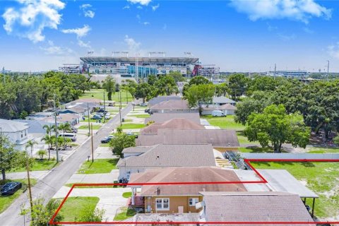 House in Tampa, Florida 3 bedrooms, 181.16 sq.m. № 1881225 - photo 26