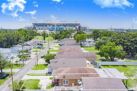 House in Tampa, Florida 3 bedrooms, 181.16 sq.m. № 1881225 - photo 25