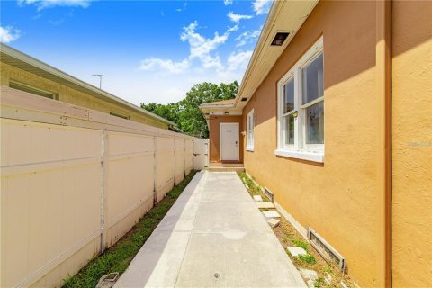 House in Tampa, Florida 3 bedrooms, 181.16 sq.m. № 1881225 - photo 23