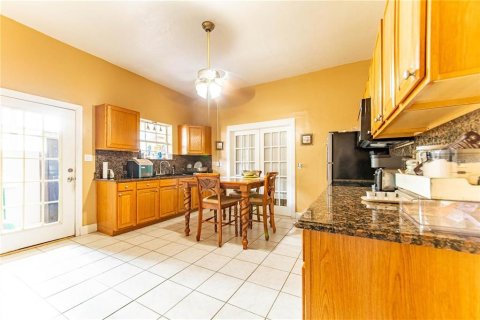 House in Tampa, Florida 3 bedrooms, 181.16 sq.m. № 1881225 - photo 8
