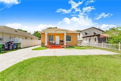 House in Tampa, Florida 3 bedrooms, 181.16 sq.m. № 1881225 - photo 19