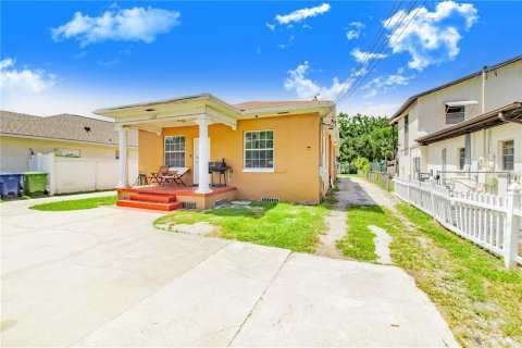 House in Tampa, Florida 3 bedrooms, 181.16 sq.m. № 1881225 - photo 20