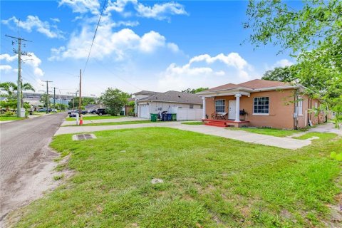 House in Tampa, Florida 3 bedrooms, 181.16 sq.m. № 1881225 - photo 21