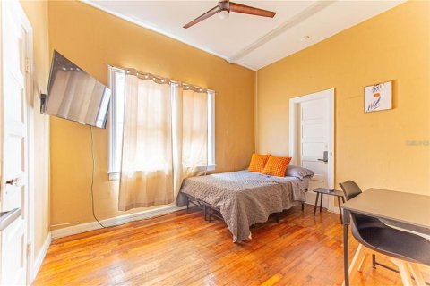 House in Tampa, Florida 3 bedrooms, 181.16 sq.m. № 1881225 - photo 7