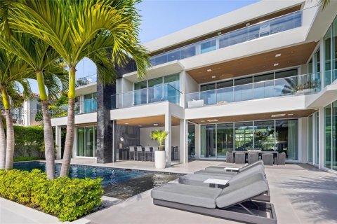 Casa en venta en Fort Lauderdale, Florida, 7 dormitorios, 859.53 m2 № 2062788 - foto 15