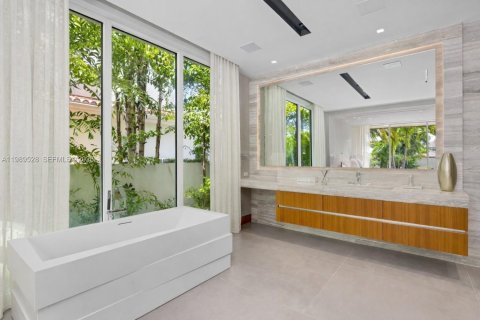 Casa en venta en Fort Lauderdale, Florida, 7 dormitorios, 859.53 m2 № 2062788 - foto 29