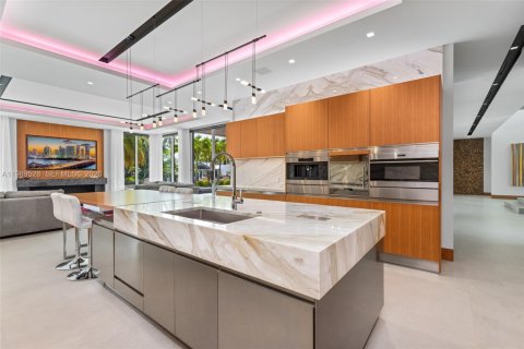 Casa en venta en Fort Lauderdale, Florida, 7 dormitorios, 859.53 m2 № 2062788 - foto 22