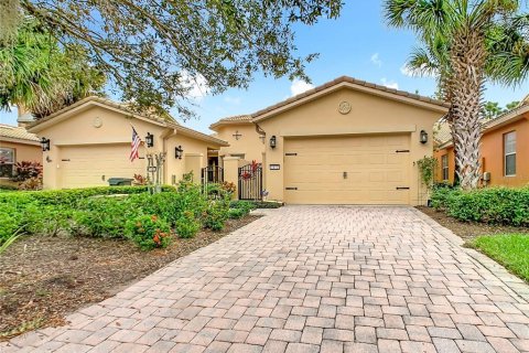 House in Kissimmee, Florida 3 bedrooms, 142.98 sq.m. № 2345011 - photo 7