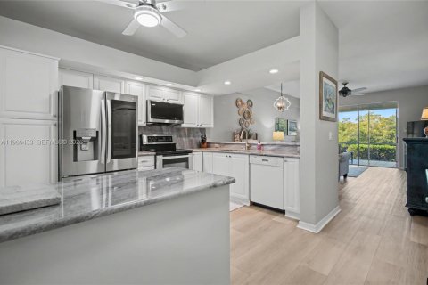 Copropriété à vendre à Naples, Floride: 2 chambres, 116.78 m2 № 2030218 - photo 4