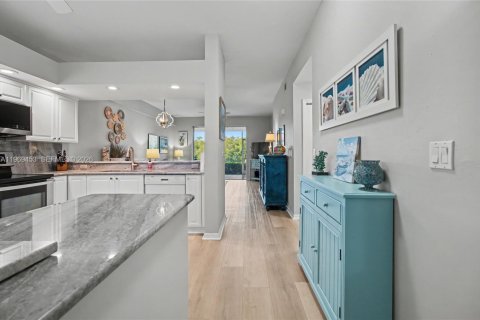 Copropriété à vendre à Naples, Floride: 2 chambres, 116.78 m2 № 2030218 - photo 3