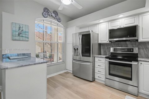 Copropriété à vendre à Naples, Floride: 2 chambres, 116.78 m2 № 2030218 - photo 6