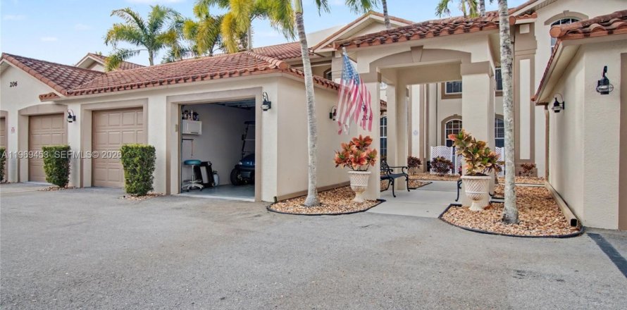 Condo à Naples, Floride, 2 chambres  № 2030218