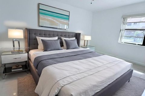 Townhouse in Pembroke Pines, Florida 2 bedrooms, 100.15 sq.m. № 1944885 - photo 8