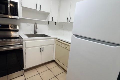 Снять в аренду кондоминиум в Майами, Флорида 1 спальня, 72.46м2, № 1993516 - фото 26