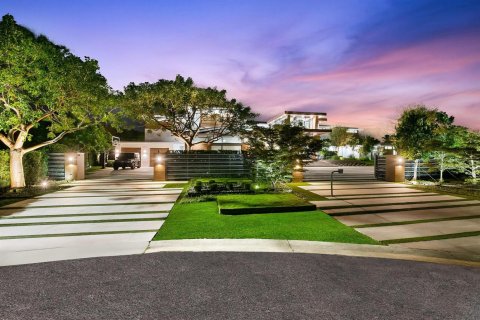 Casa en Plantation, Florida 7 dormitorios, 1153.2 m2 № 2174214