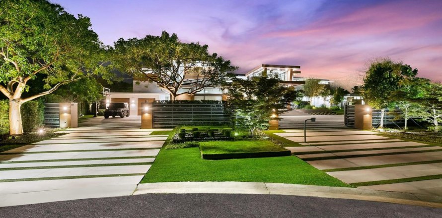 Villa ou maison à Plantation, Floride 7 chambres, 1153.2 m2 № 2174214