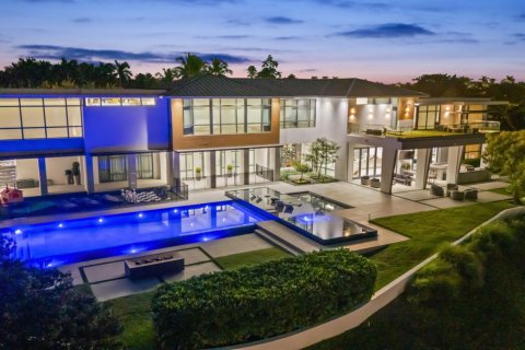 Villa ou maison à vendre à Plantation, Floride: 7 chambres, 1153.2 m2 № 2174214 - photo 2
