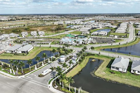 Купить виллу или дом в Лейквуд Ранч, Флорида 6 комнат, 203.73м2, № 1906587 - фото 2