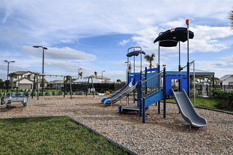 Купить виллу или дом в Лейквуд Ранч, Флорида 6 комнат, 203.73м2, № 1906587 - фото 13