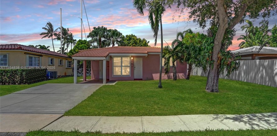 House in Fort Lauderdale, Florida 2 bedrooms, 104.24 sq.m. № 1891401