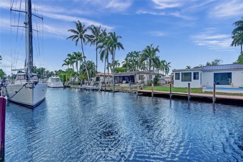 House in Fort Lauderdale, Florida 2 bedrooms, 104.24 sq.m. № 1891401 - photo 25