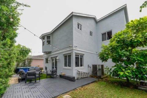 Casa en alquiler en Miami, Florida, 4 dormitorios, 203.18 m2 № 1991294 - foto 5