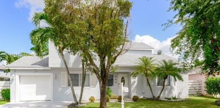 Casa en Miami, Florida 4 dormitorios, 203.18 m2 № 1991294