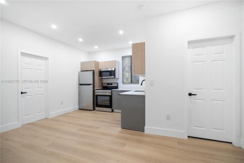 Снять в аренду квартиру в Майами, Флорида 2 спальни, 65.03м2, № 2006521 - фото 7