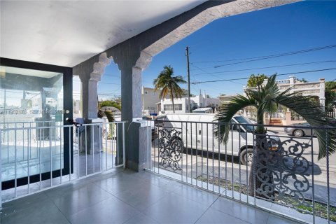 Снять в аренду квартиру в Майами, Флорида 2 спальни, 65.03м2, № 2006521 - фото 27